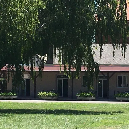 Vizparti Apartmanok Apartament *